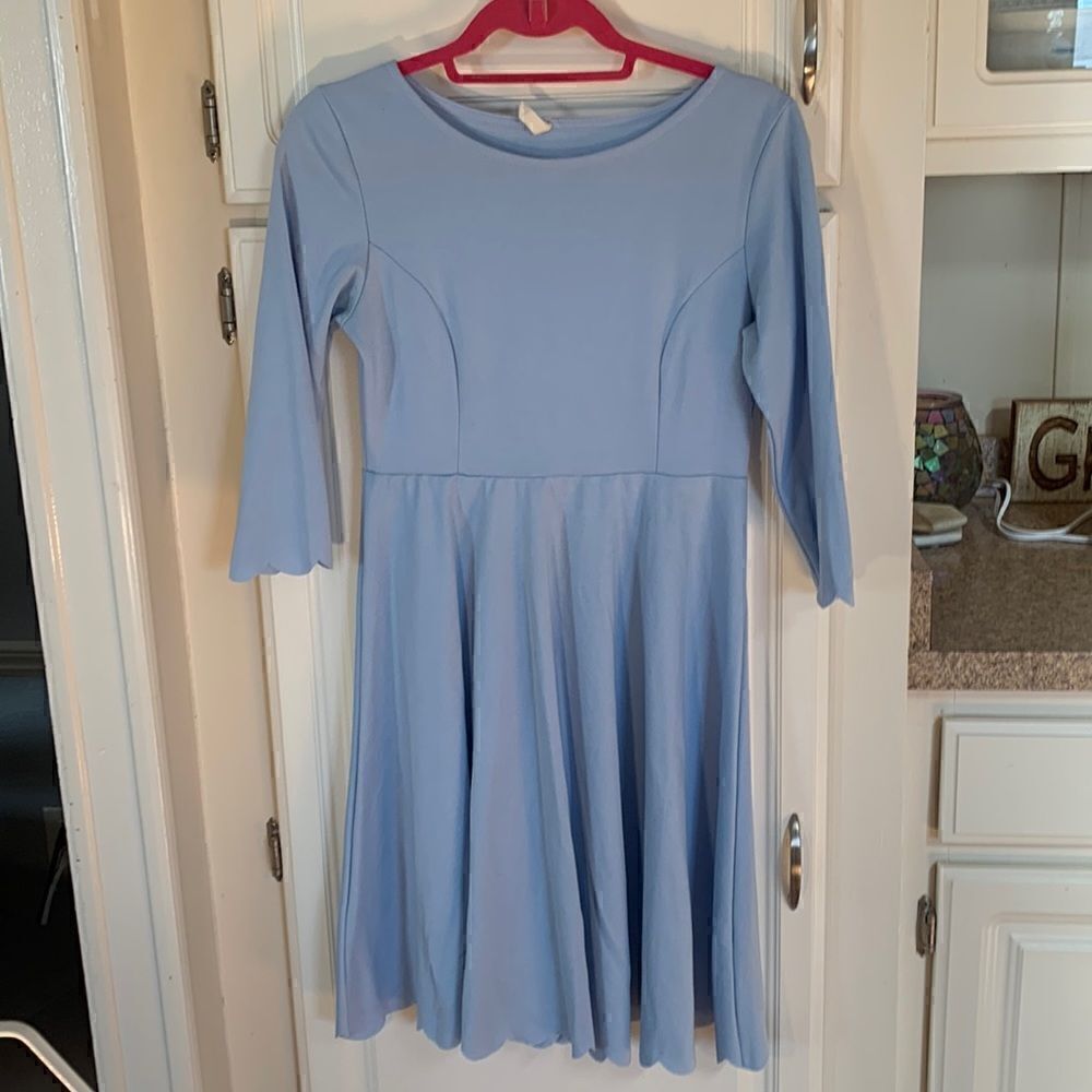 Pinkblush EUC light blue stretchy dress with scalloped edges. Size small